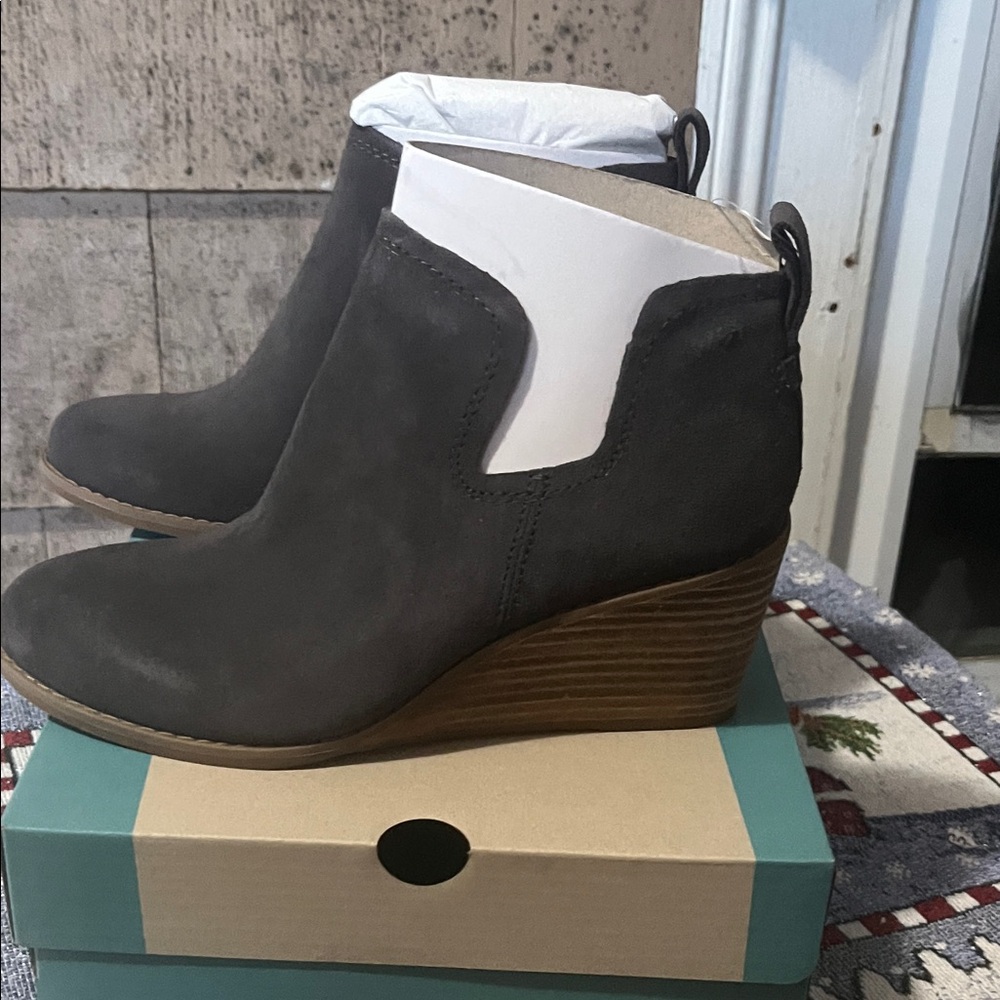 TOMS Women's Ankle Booties